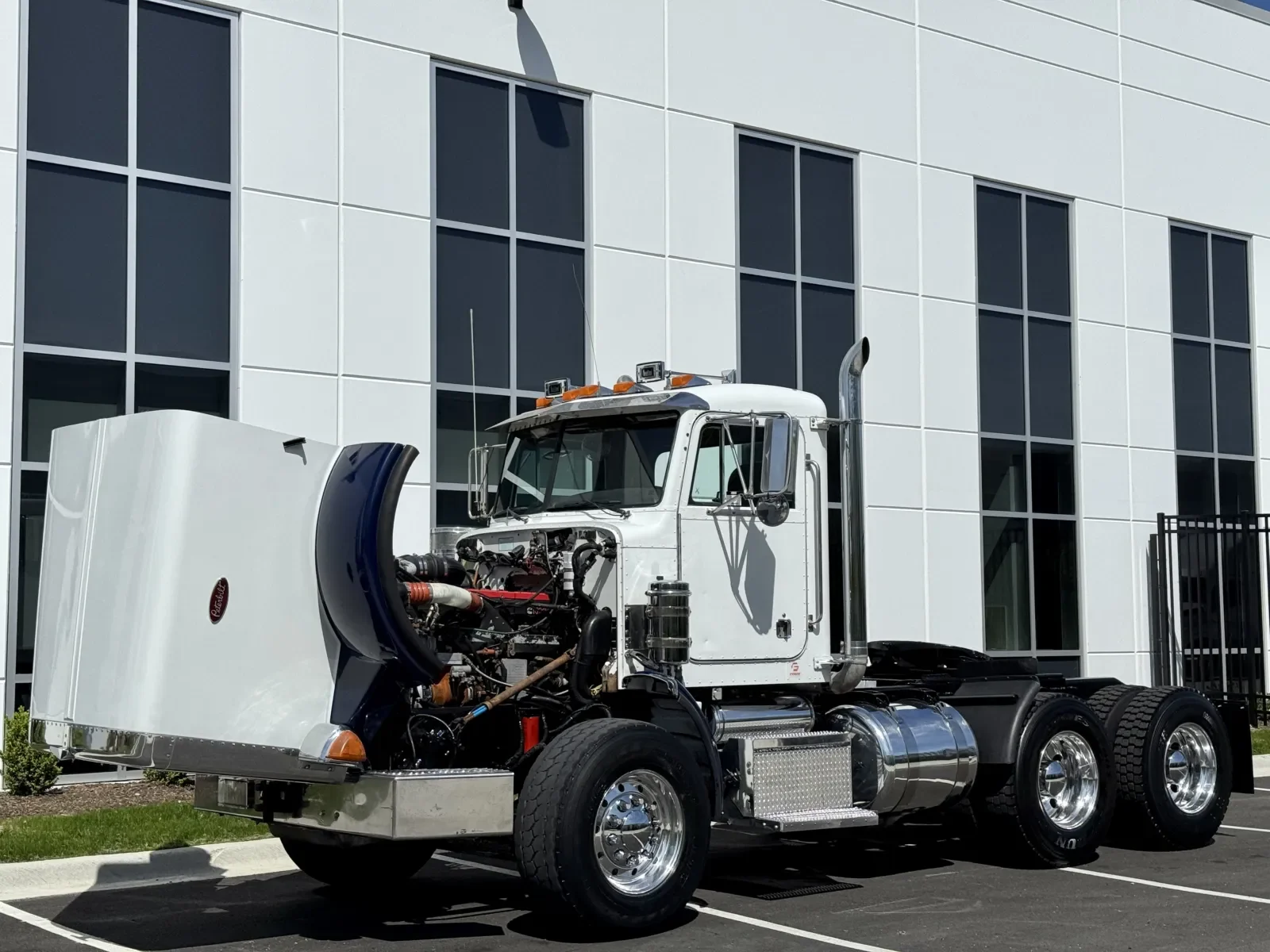 2001 Peterbilt in New Lenox, IL — photo 10