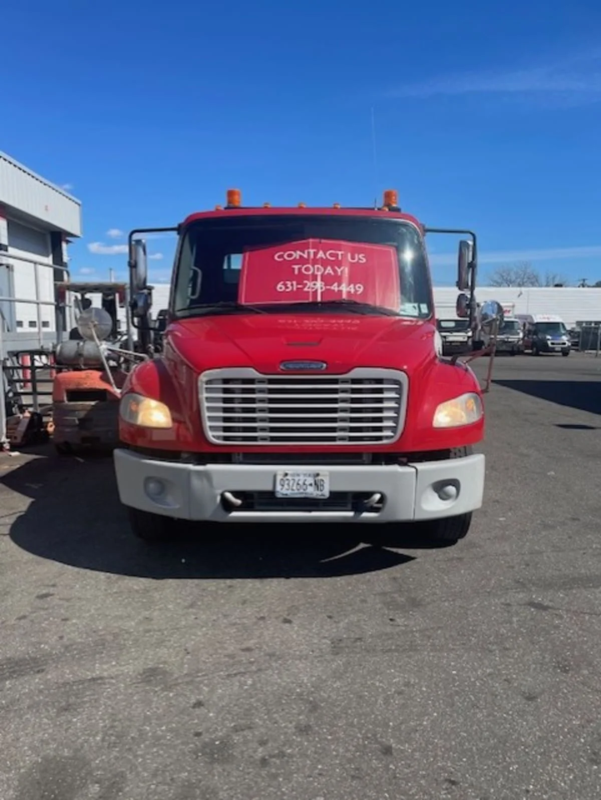 2018 Freightliner M2 106 in Farmingdale, NY — photo 2