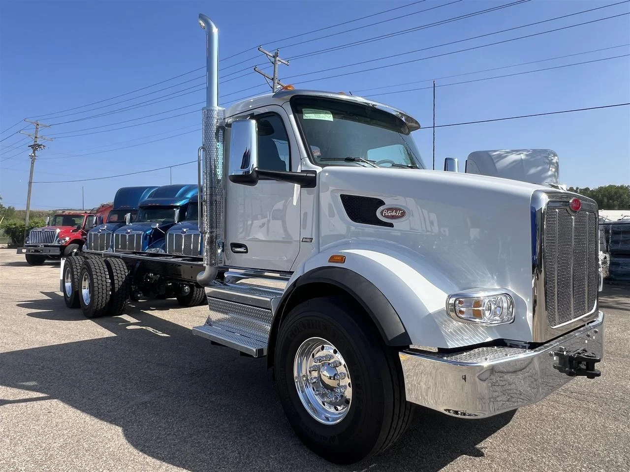 2027 Peterbilt 567 in South St. Paul, MN — photo 2