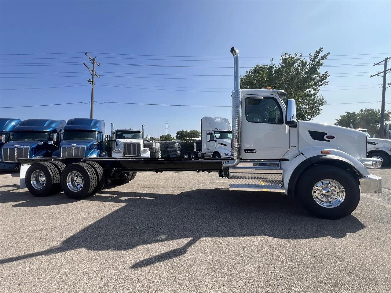 2027 Peterbilt 567 in South St. Paul, MN — photo 3