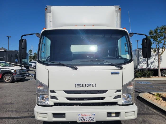 2019 Isuzu NRR - image 6