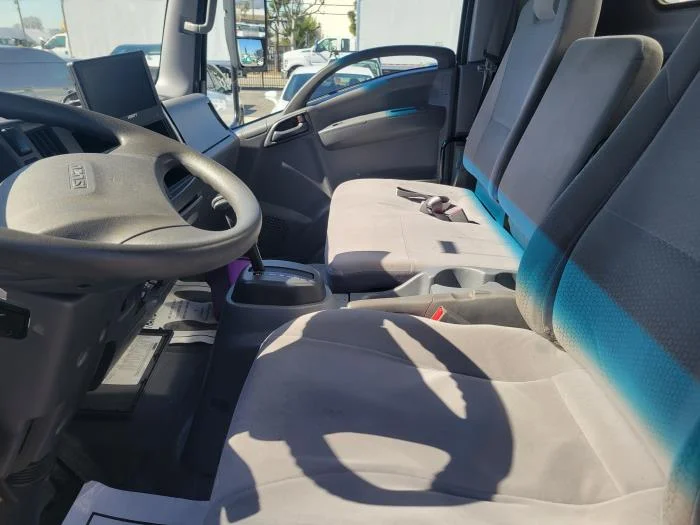 2019 Isuzu NRR - image 5