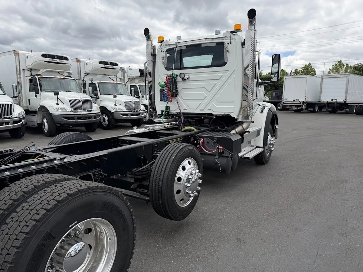 2025 International HX — photo 16