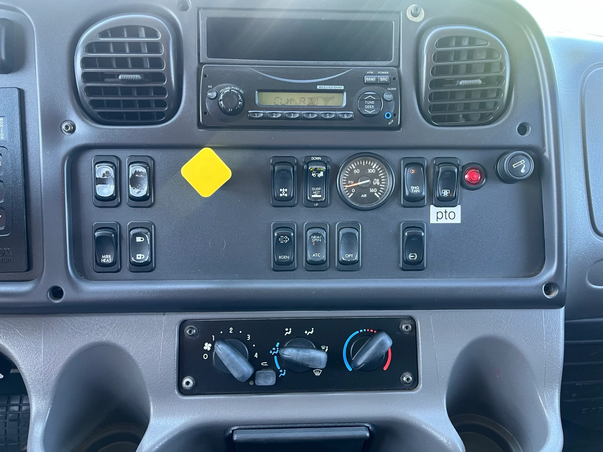 2015 Freightliner M2 106 in Uniontown, PA — photo 11