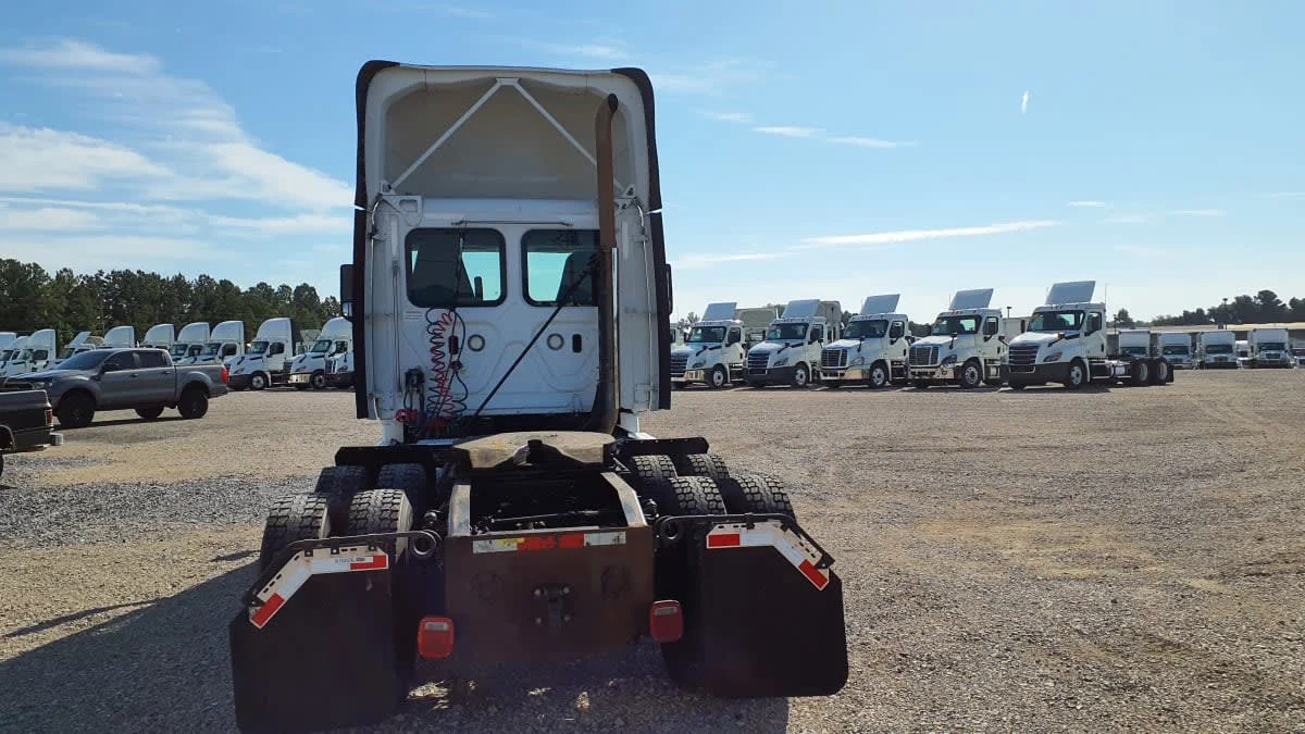 2019 Freightliner Cascadia in Birmingham, AL — photo 5