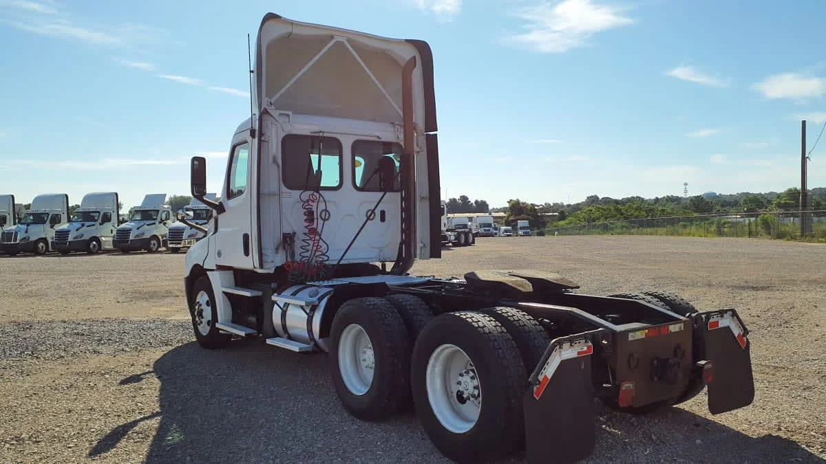 2019 Freightliner Cascadia in Birmingham, AL — photo 6