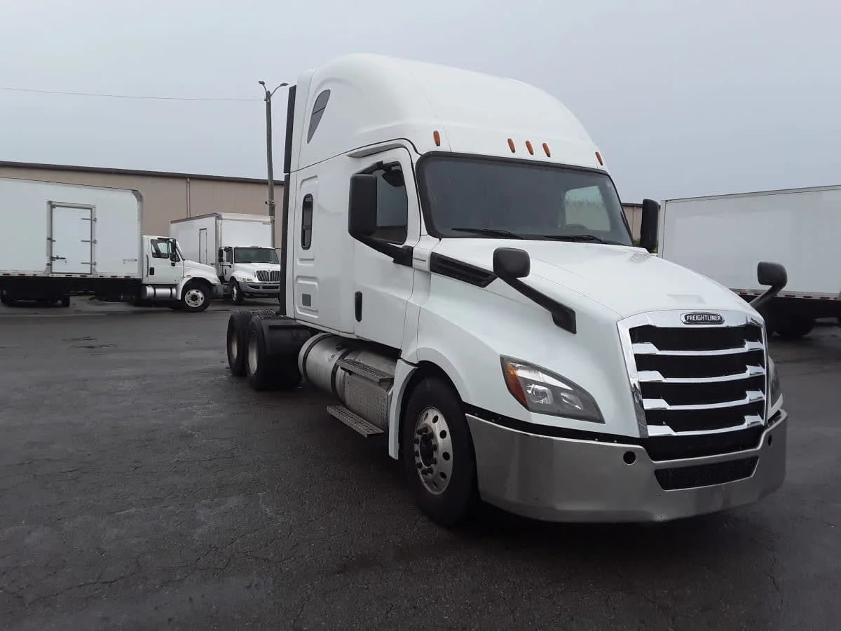 2020 Freightliner Cascadia in La Vergne, TN — photo 3