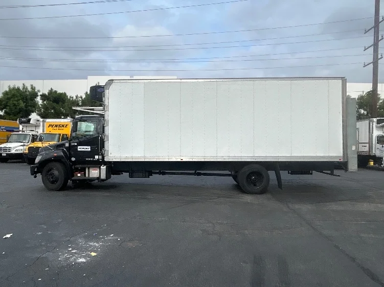 2019 Hino 338 in Torrance, CA — photo 4