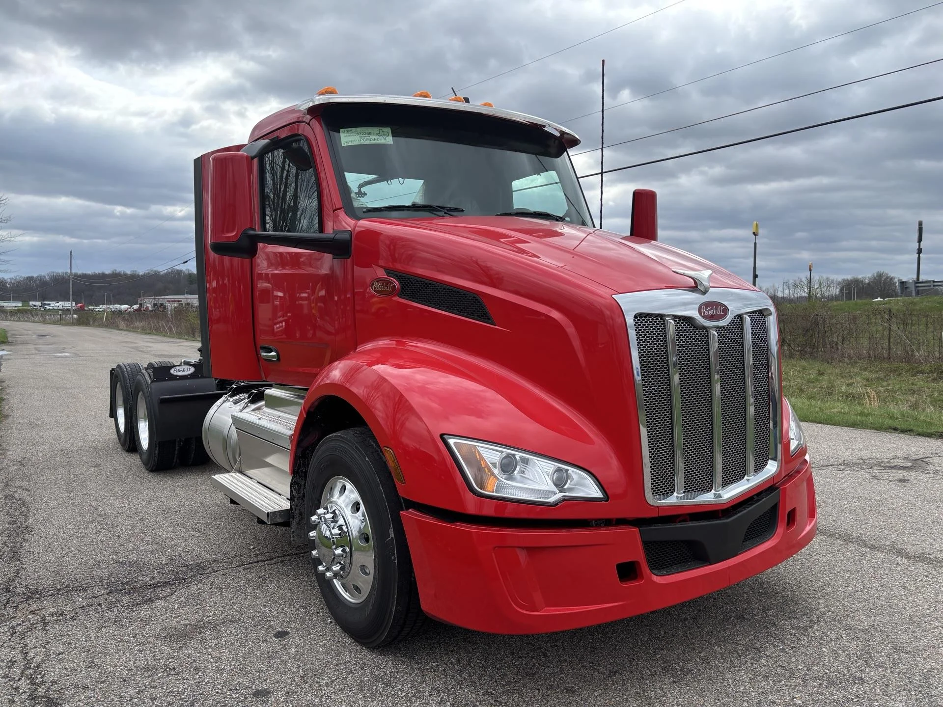 2027 Peterbilt 579 in Zanesville, OH — photo 2