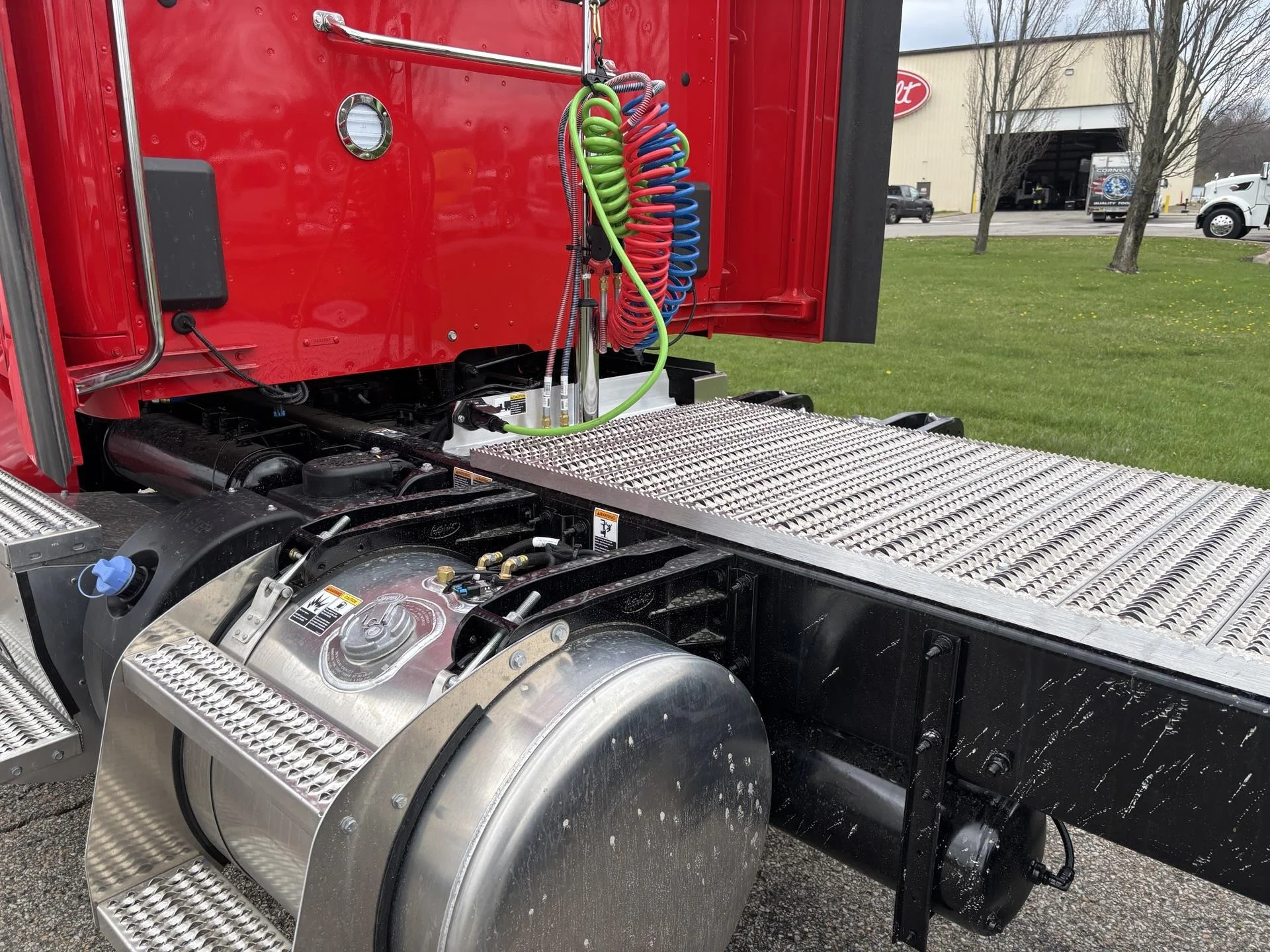 2027 Peterbilt 579 in Zanesville, OH — photo 7