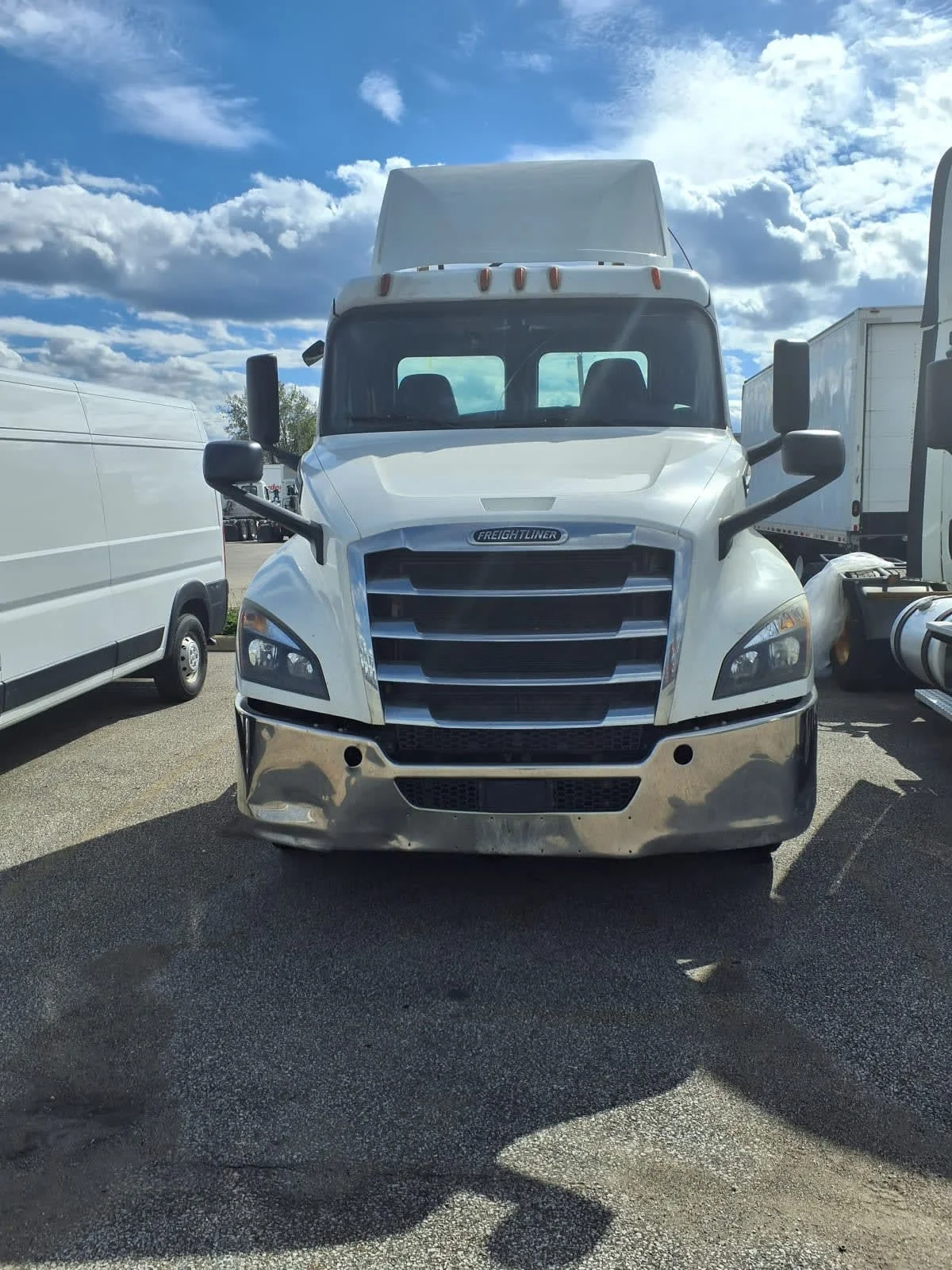 2019 Freightliner Cascadia in Cleveland, OH — photo 2