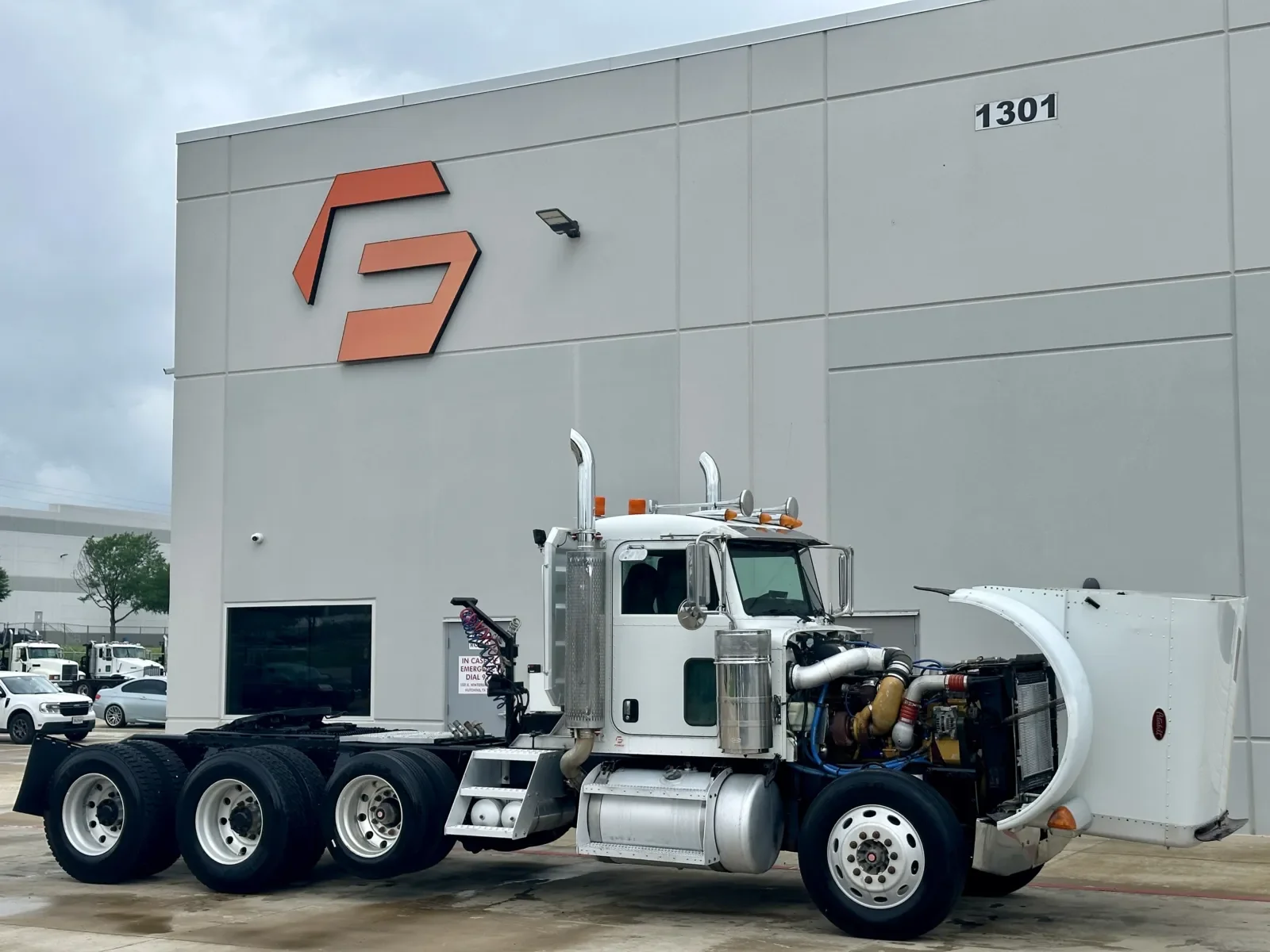 2005 Peterbilt 379 in Hutchins, TX — photo 9