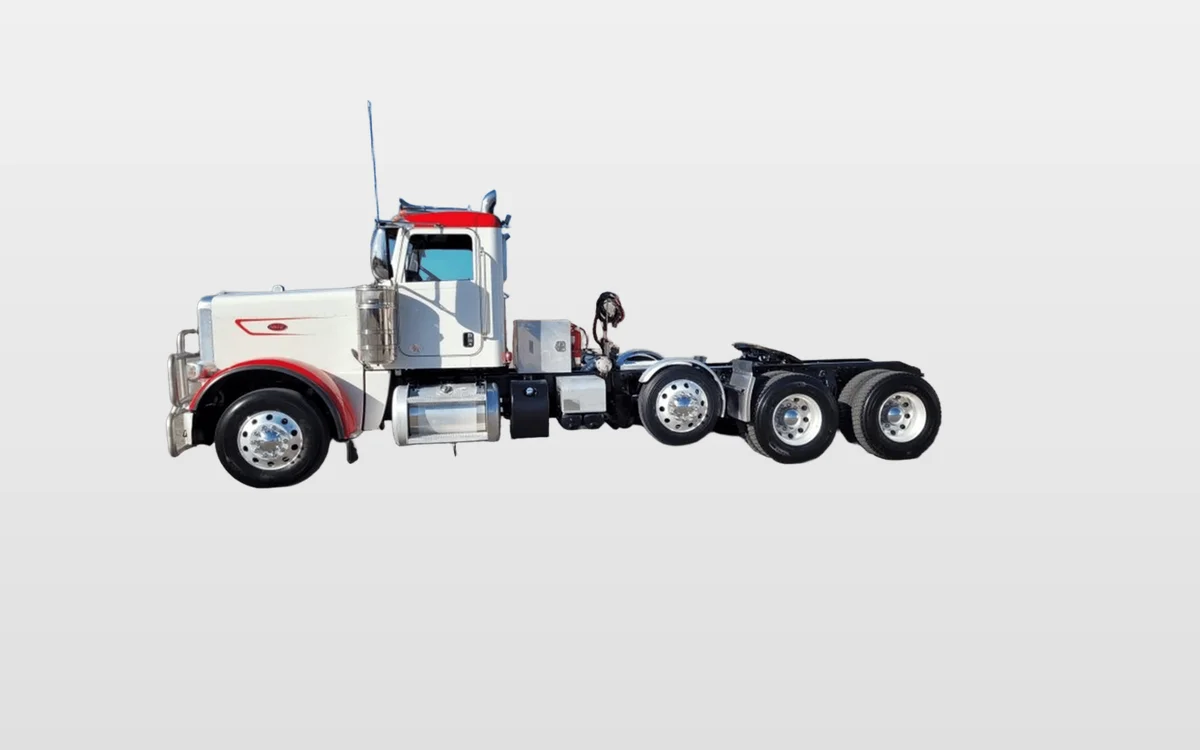 2023 Peterbilt - image 1