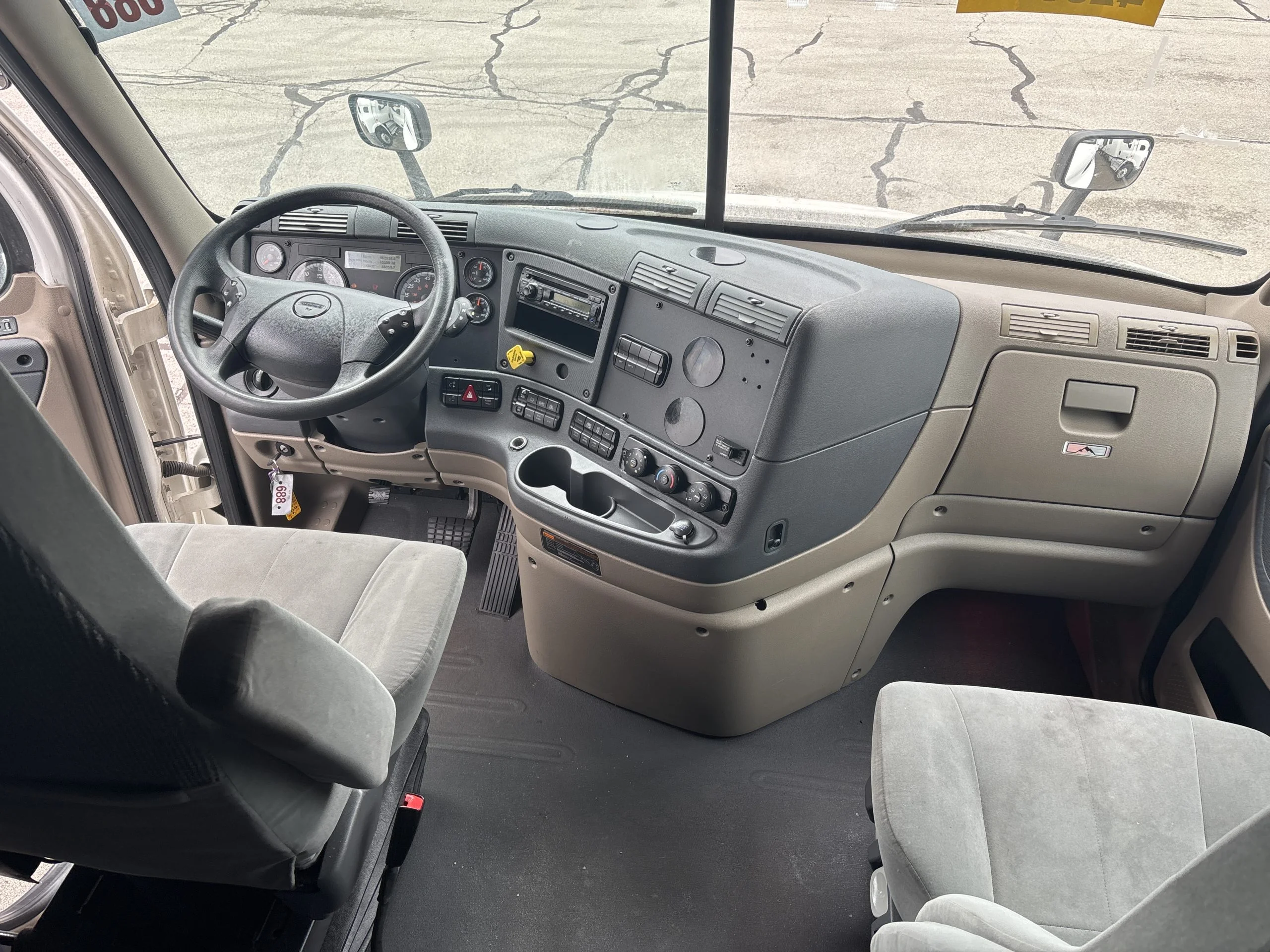 2016 Freightliner in Fort Wayne, IN — photo 4