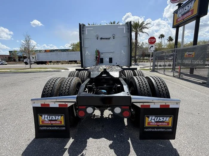 2027 Peterbilt 589 - image 9