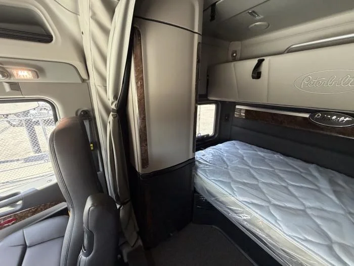 2027 Peterbilt 589 - image 27