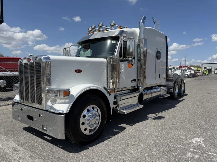 2027 Peterbilt 589 in Orlando, FL — photo 2