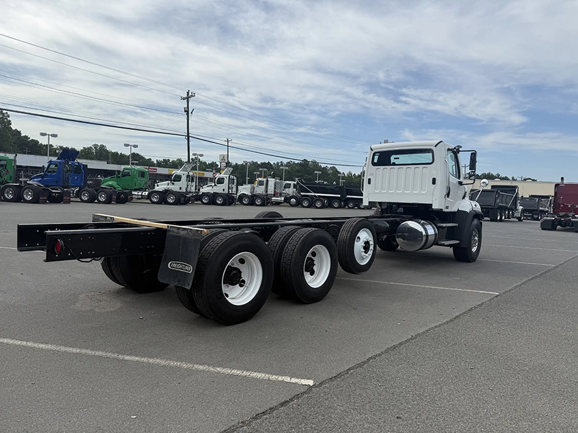 2019 Freightliner 108SD — photo 4