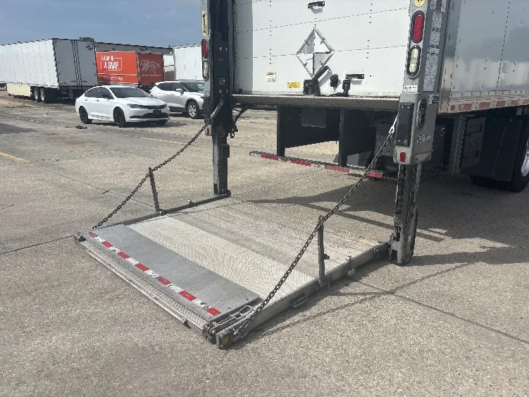 2021 Freightliner eM2 in Hammond, LA — photo 9