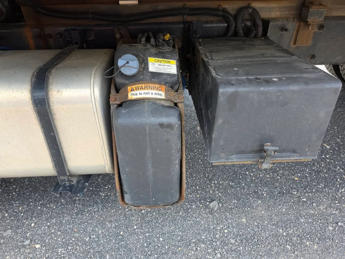 2019 Freightliner M2 106 - image 14