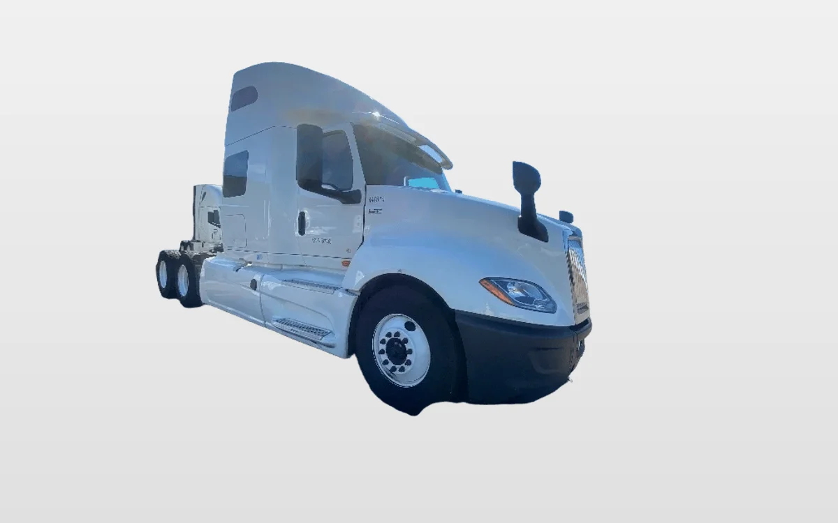 2022 International LT - image 1