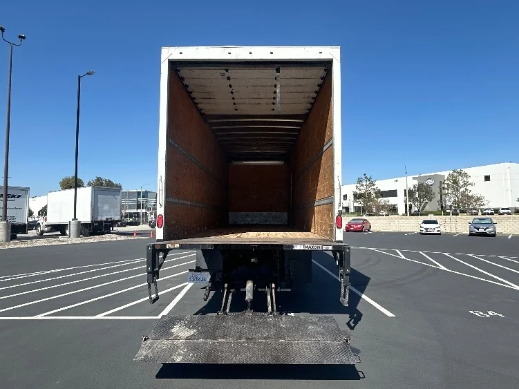 2019 Freightliner M2 106 in Fontana, CA — photo 8