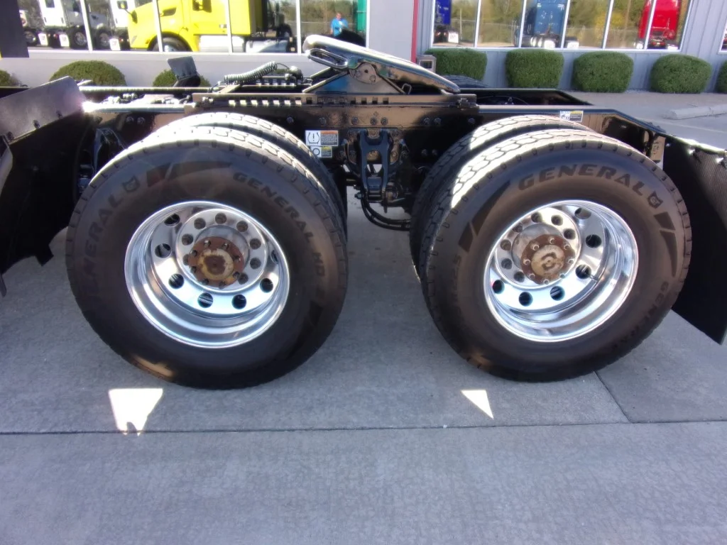 2021 Peterbilt 579 - image 9