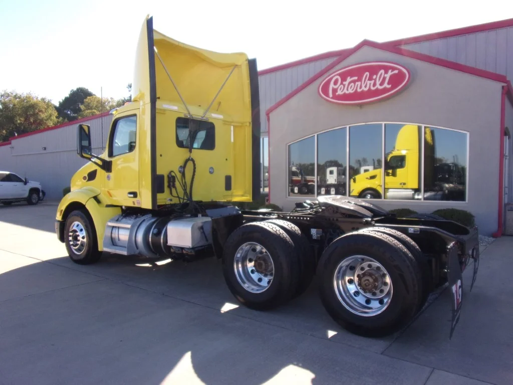 2021 Peterbilt 579 - image 8