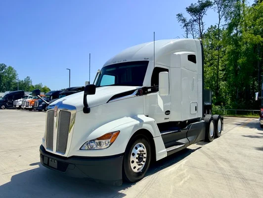 2023 Kenworth T680 in Knoxville, TN — photo 2