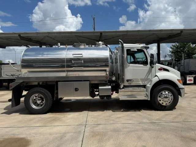 2027 Peterbilt 536 — photo 9