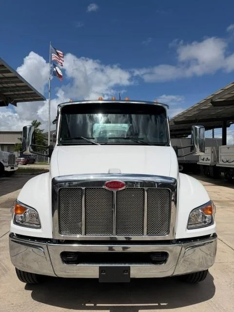 2027 Peterbilt 536 — photo 2