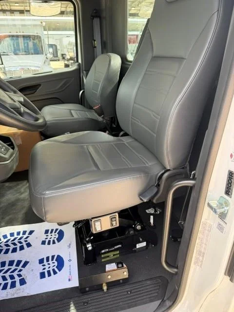 2027 Peterbilt 536 — photo 11