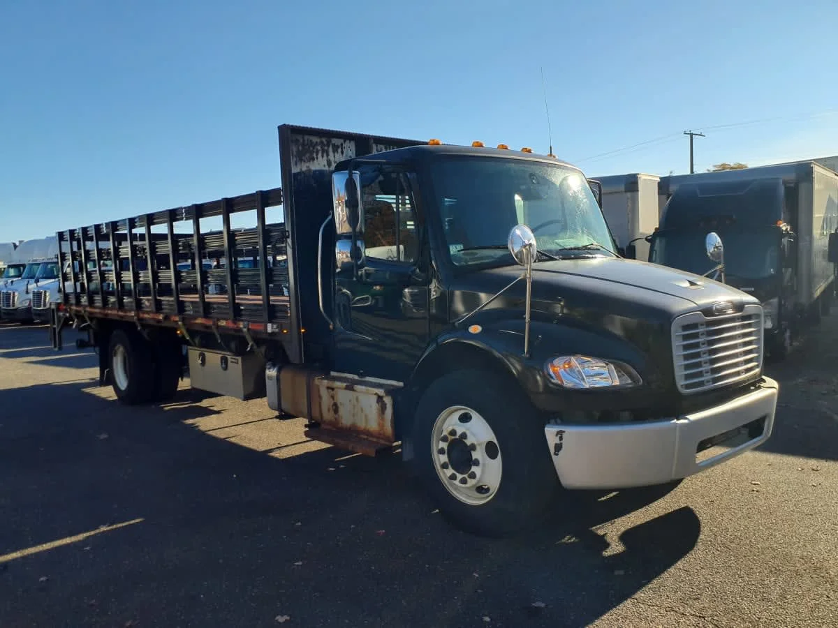 2019 Freightliner M2 106 - image 3