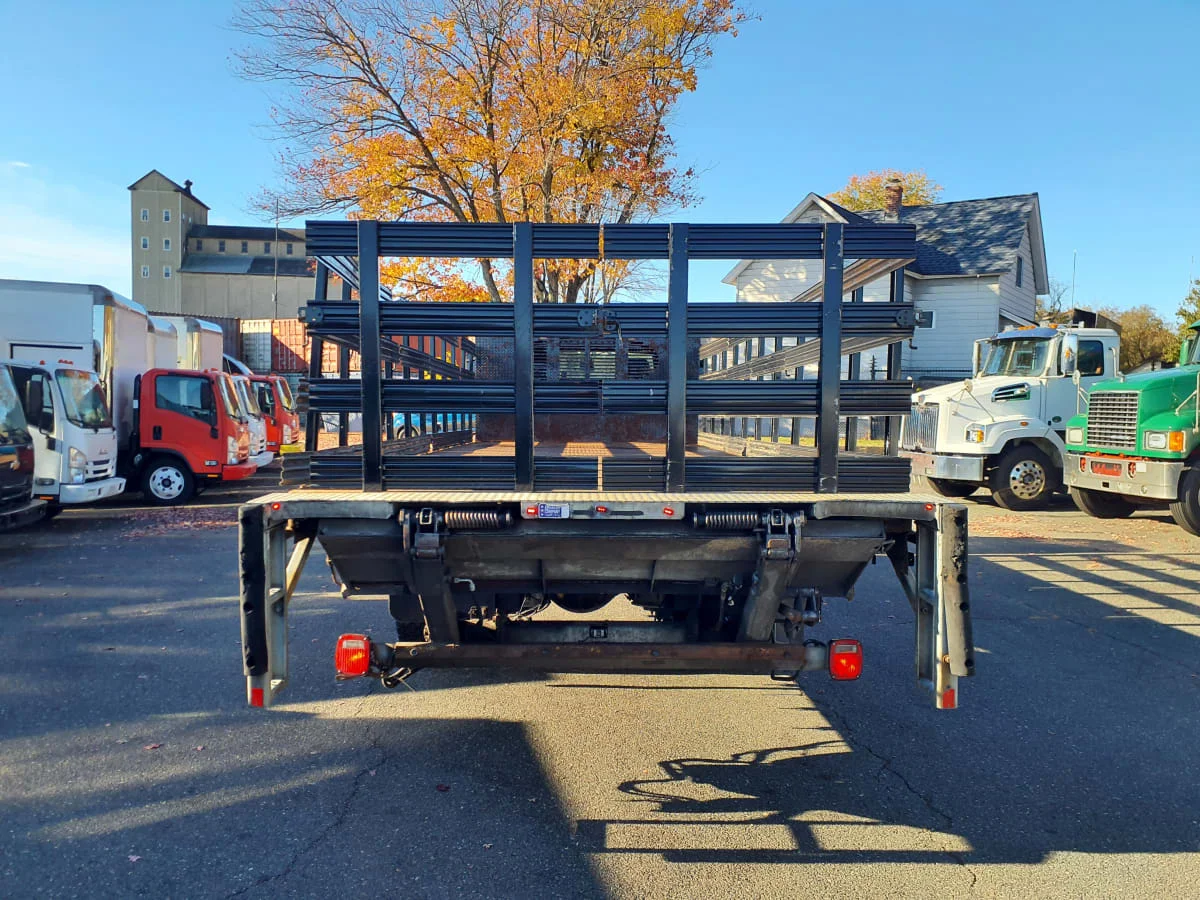 2019 Freightliner M2 106 - image 5