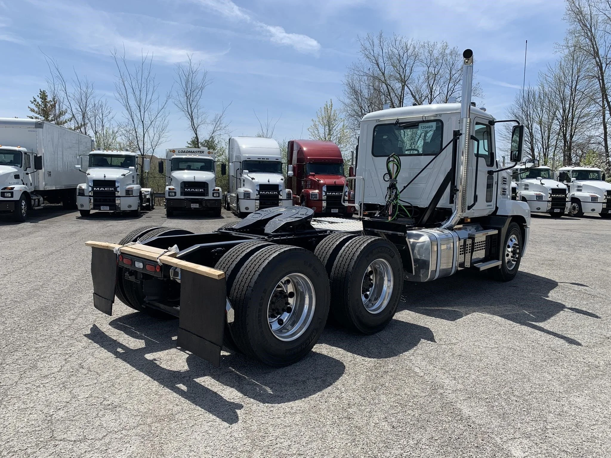 2026 Mack Anthem — photo 5
