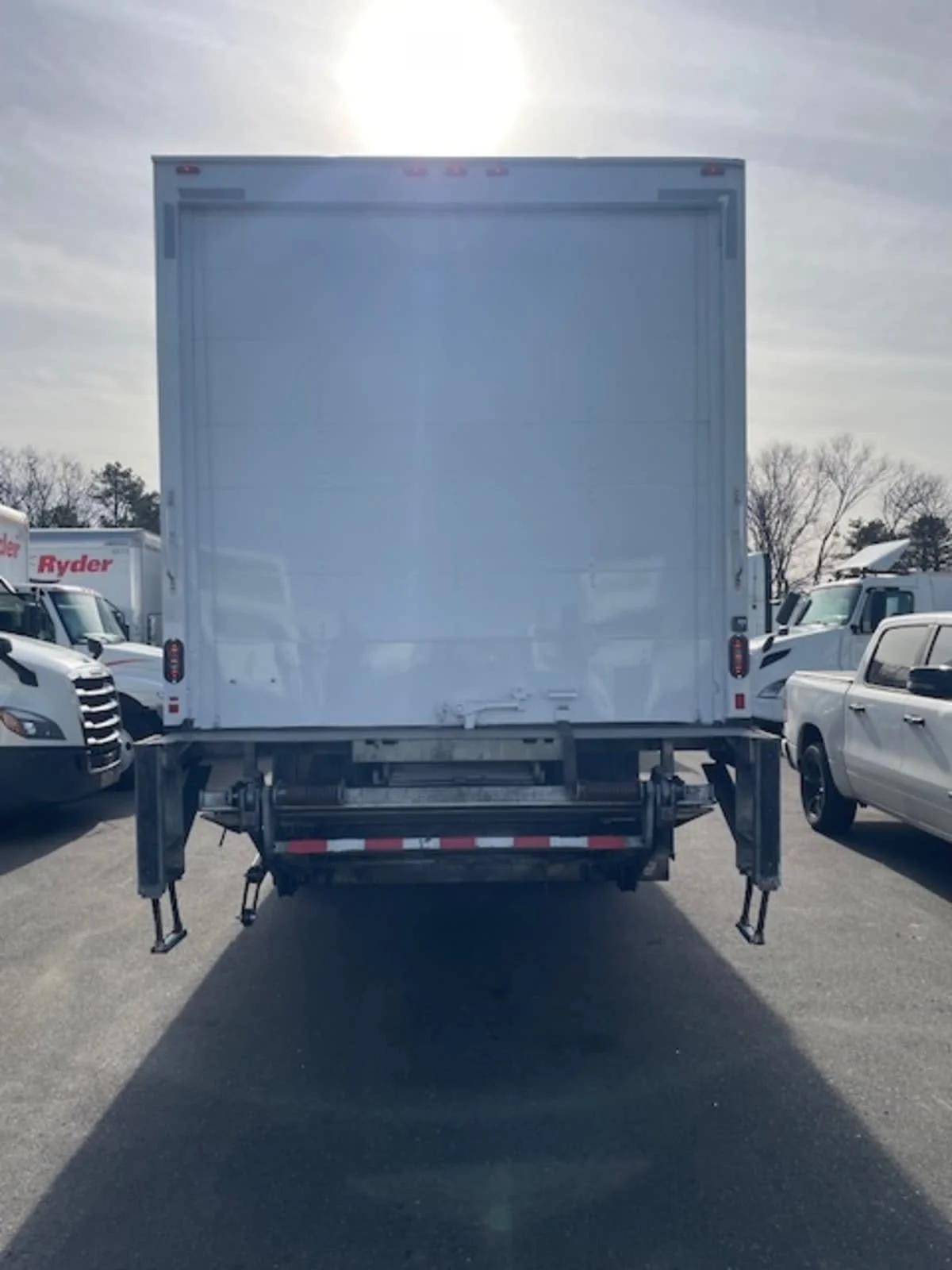 2020 International MV - image 5