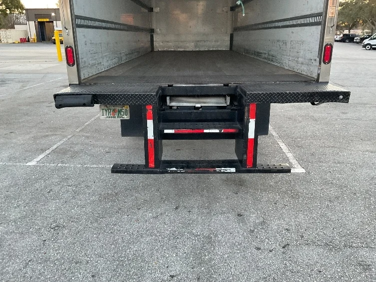 2018 Freightliner M2 106 - image 9