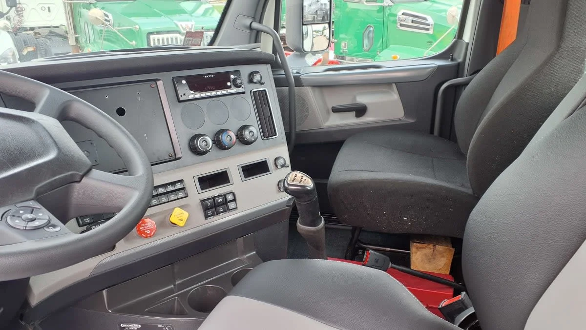 2020 Freightliner Cascadia in Warwick, RI — photo 7