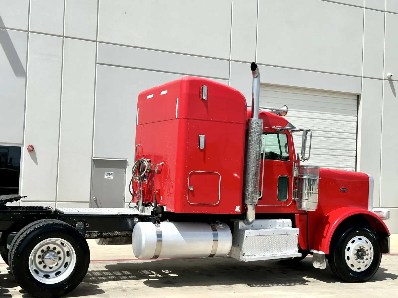 2013 Peterbilt 388 in Hutchins, TX — photo 7