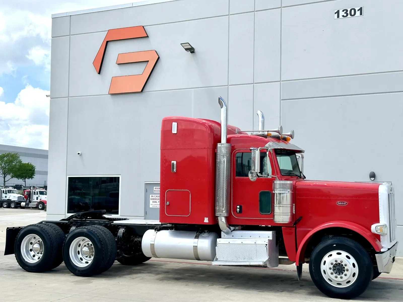 2013 Peterbilt 388 in Hutchins, TX