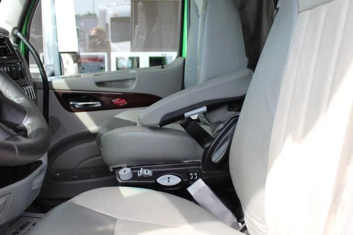 2021 Peterbilt 567 - image 11