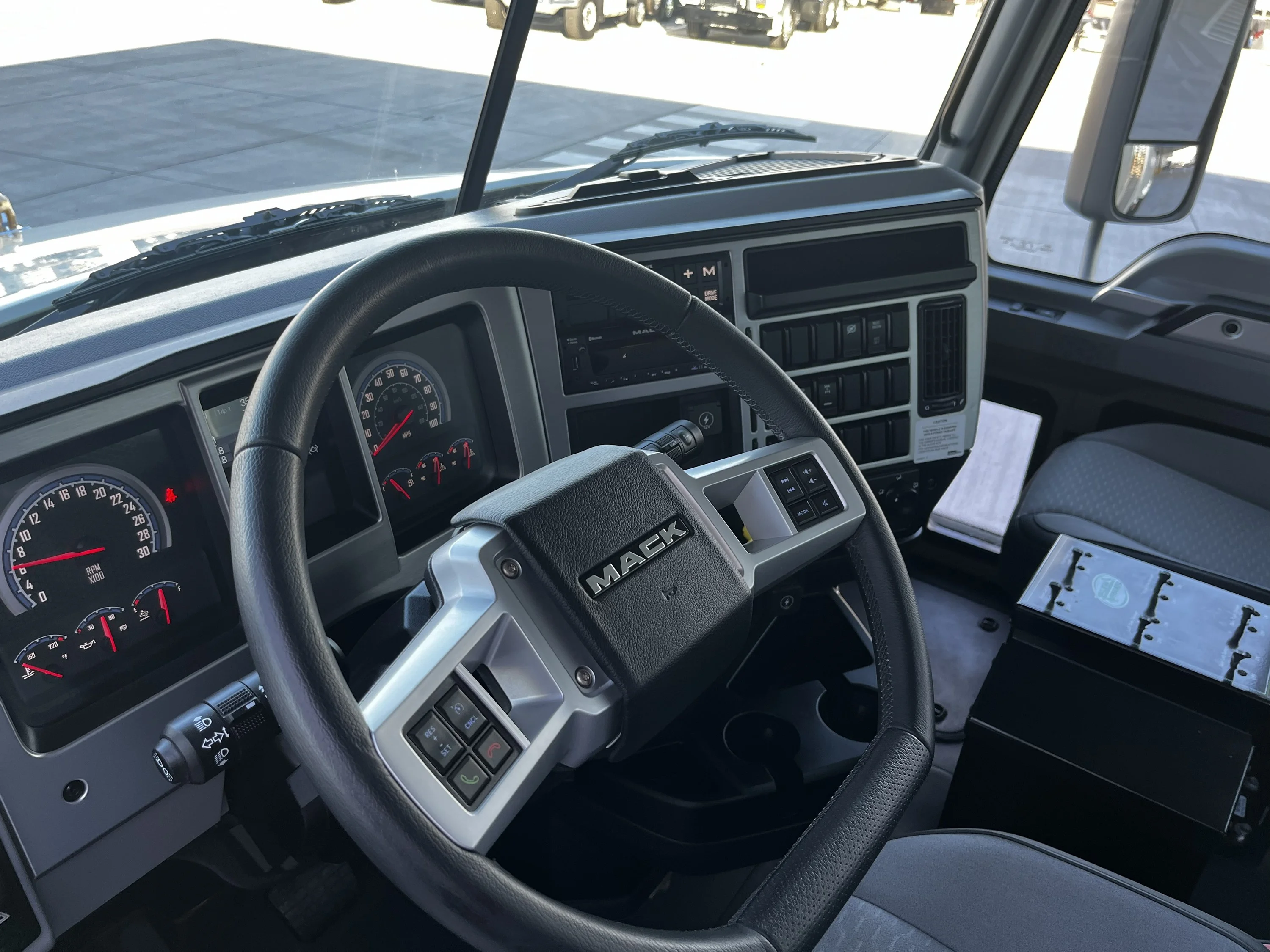 2026 Mack Granite in Tolleson, AZ — photo 11