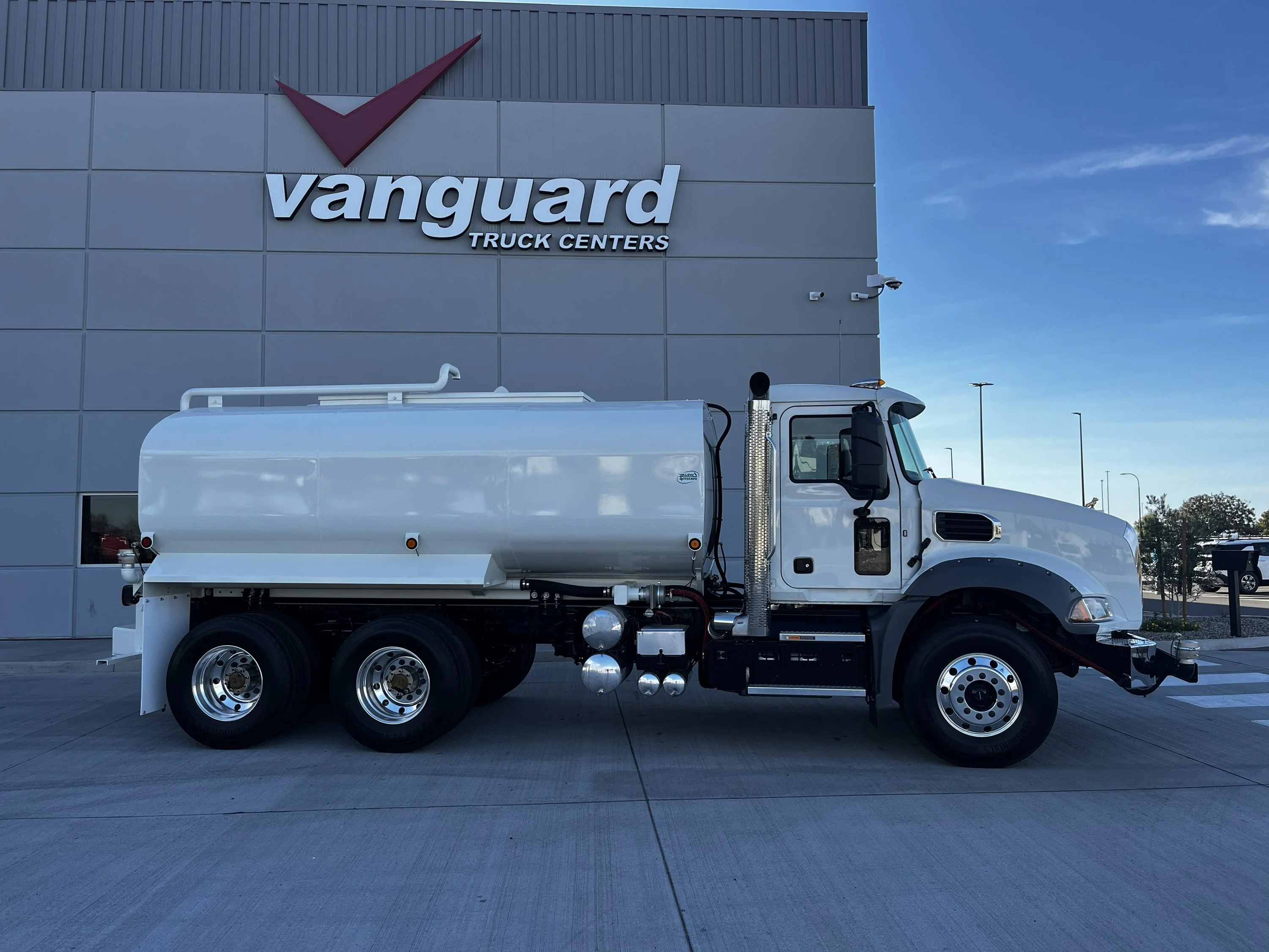 2026 Mack Granite in Tolleson, AZ — photo 2