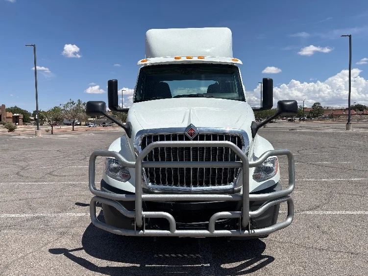 2019 International LT in El Paso, TX — photo 2