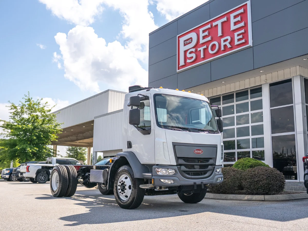 2025 Peterbilt 220EV in Duncan, SC — photo 8