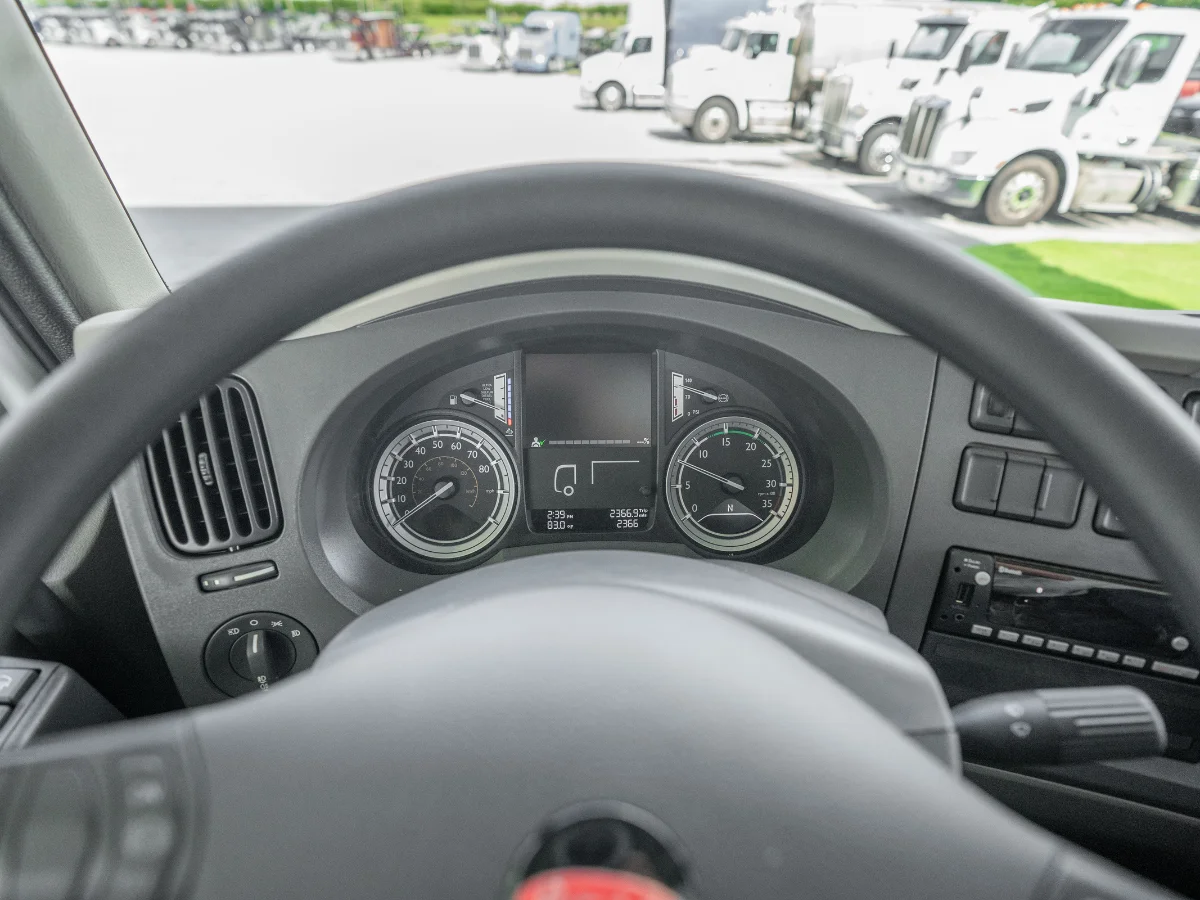 2025 Peterbilt 220EV in Duncan, SC — photo 13