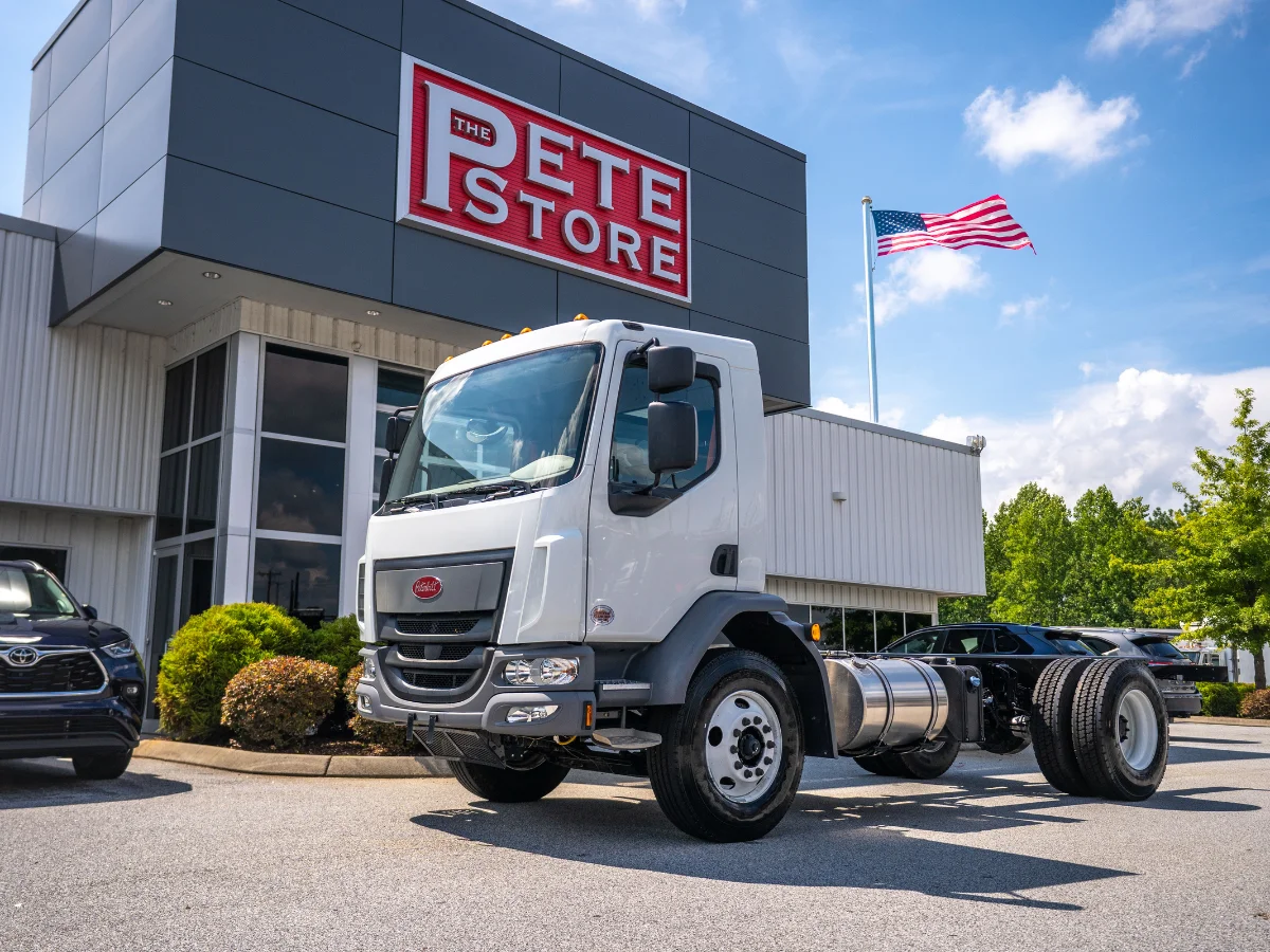 2025 Peterbilt 220EV