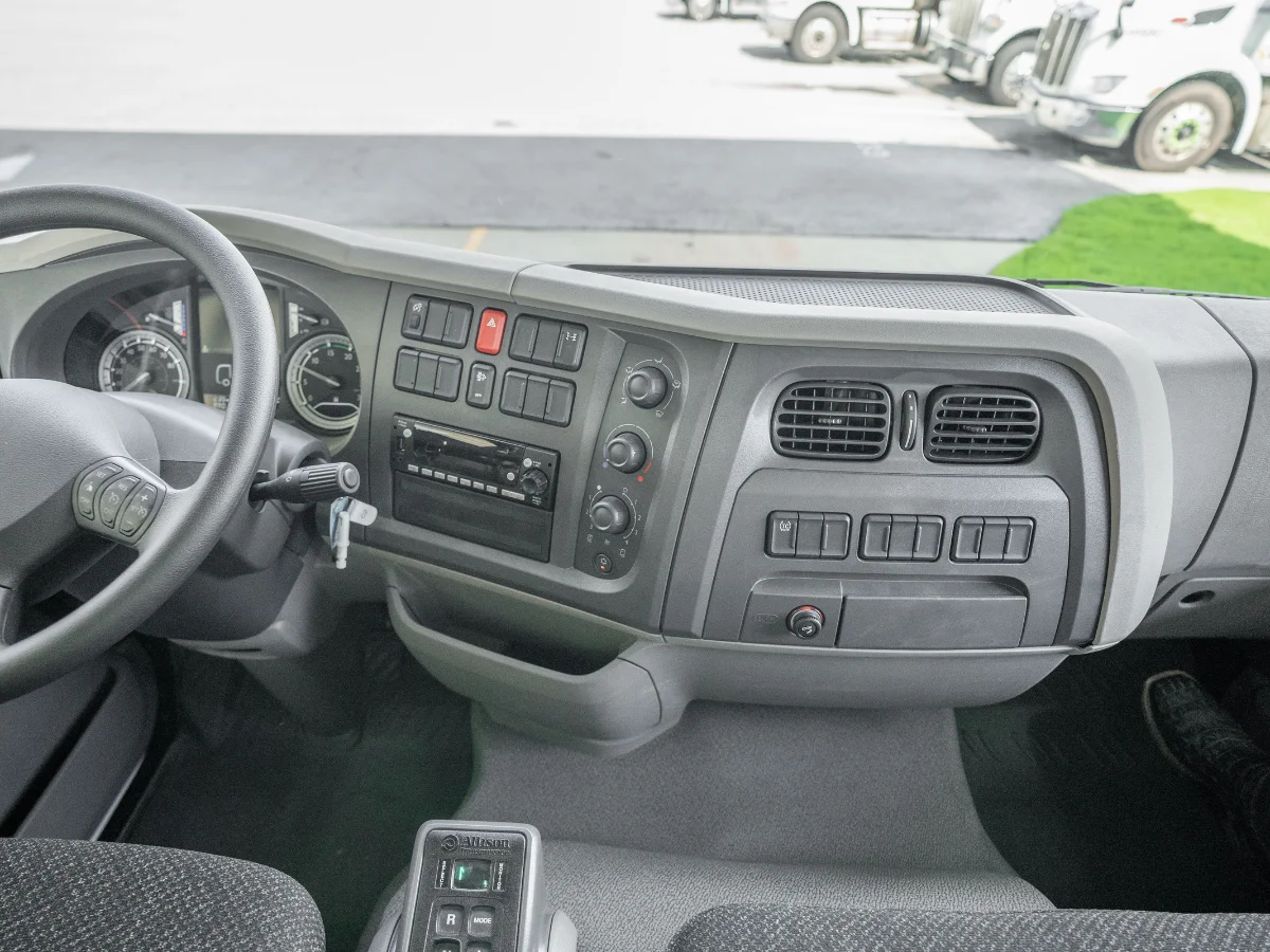 2025 Peterbilt 220EV in Duncan, SC — photo 14