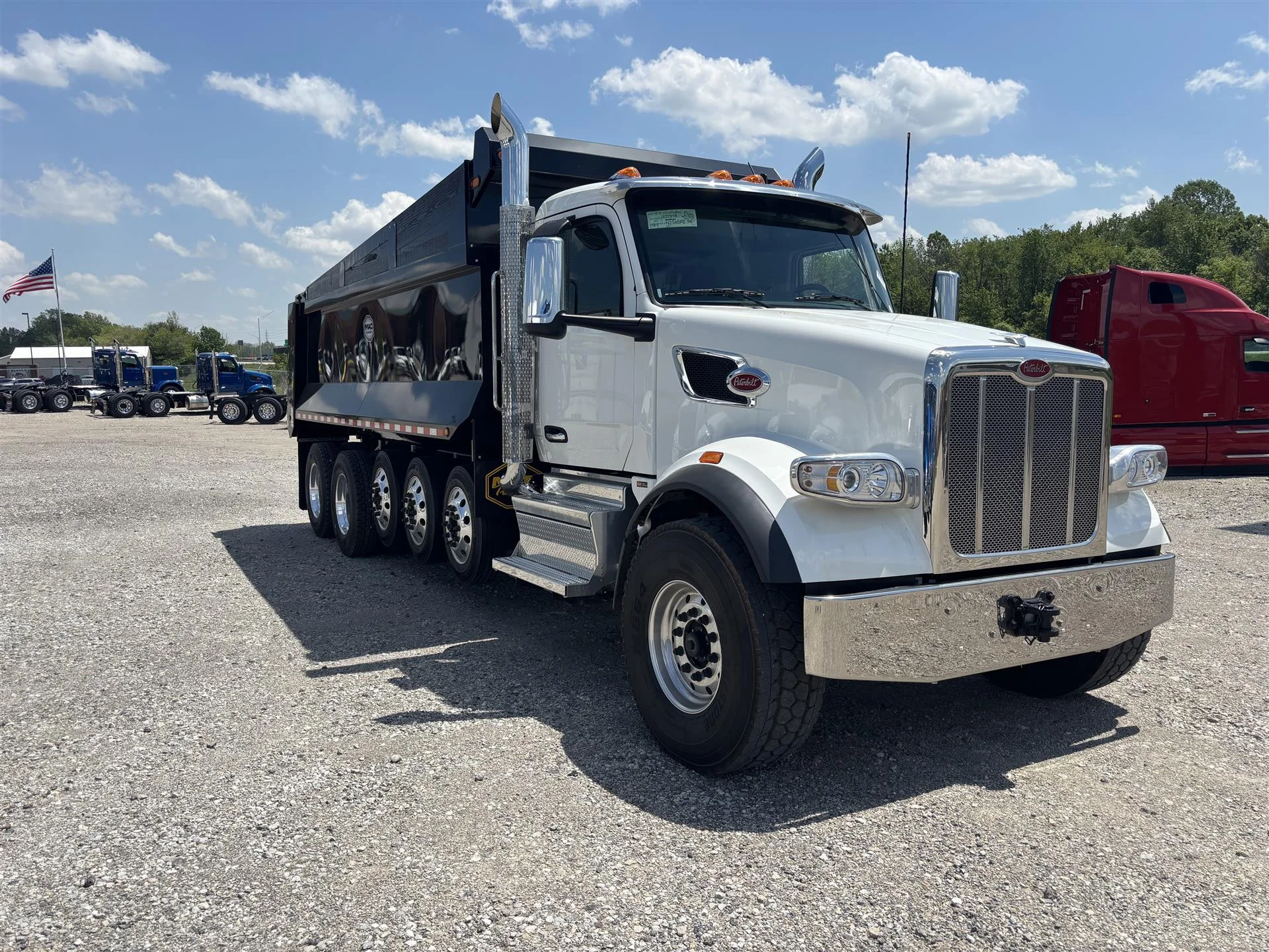 2027 Peterbilt 567 in Canton, OH — photo 2