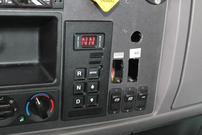 2021 Peterbilt 337 - image 10